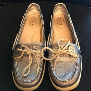 Women's Angelfish Boat Shoe in Pewter Metallic 9M